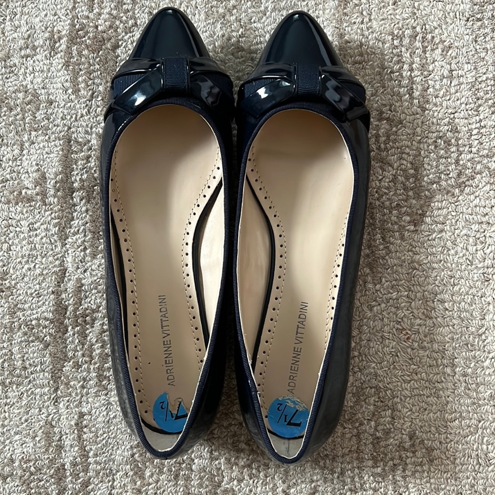 Adrienne Vittadini Navy low Flats